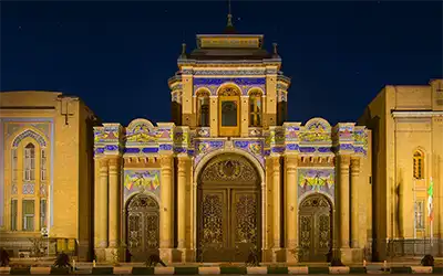 سر در باغ ملی